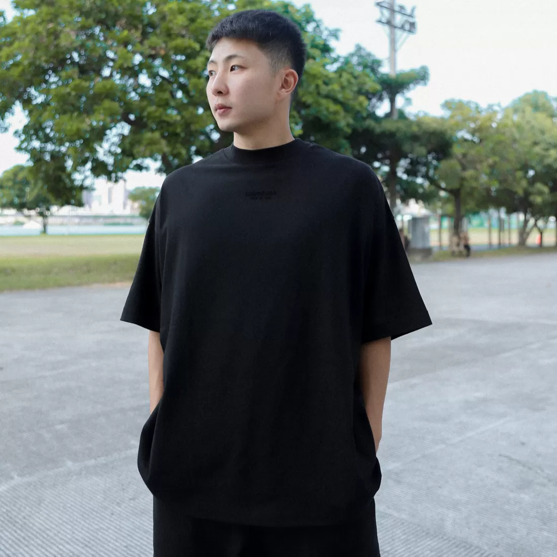 FOG Fear Of God ESSENTIALS  "Small Logo" TEE 【125BT232】