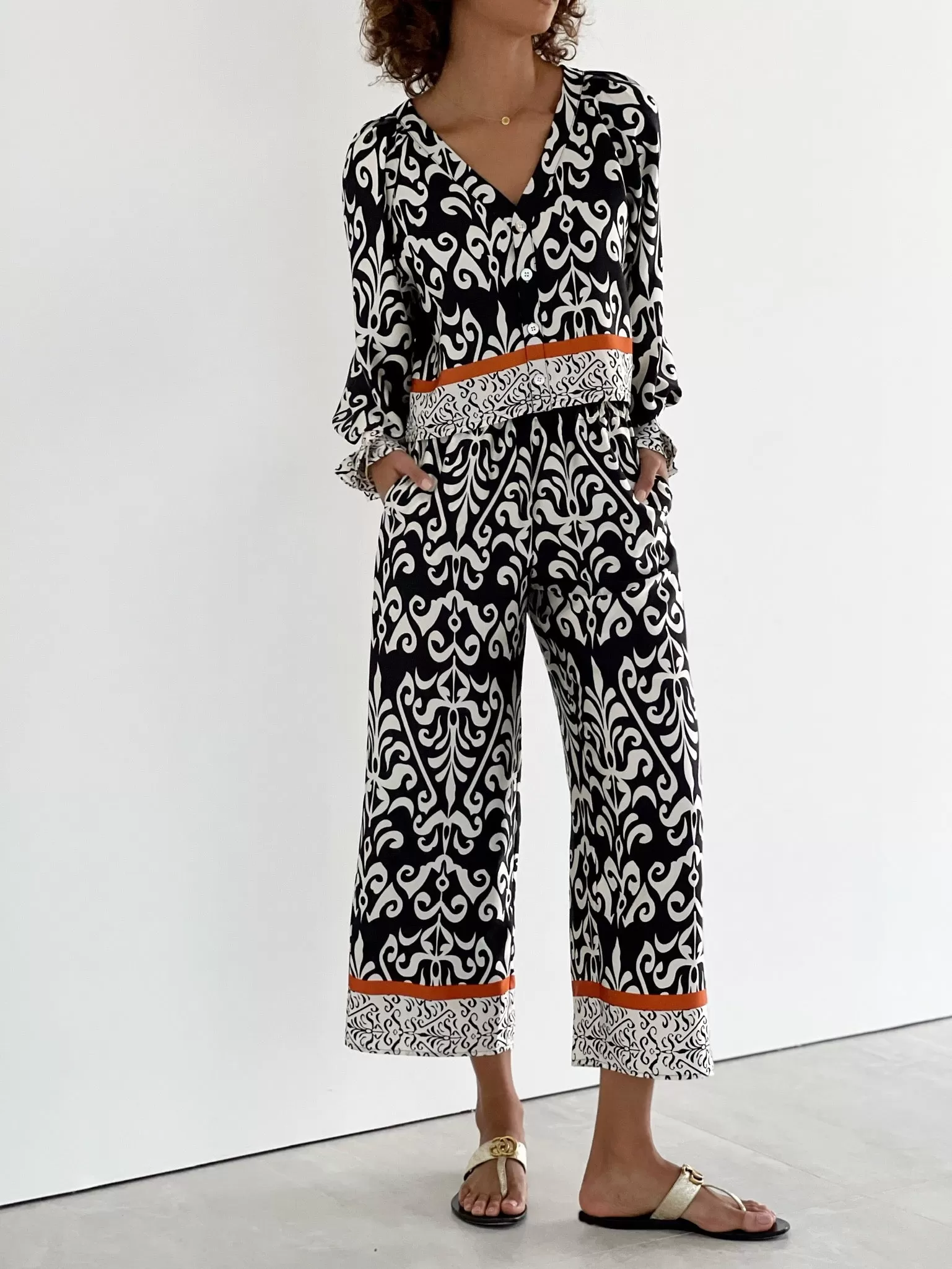 Irina Printed Flowing Trouser | Black