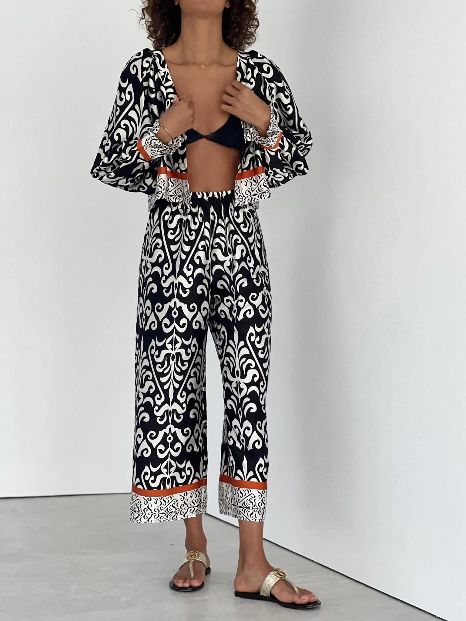 Irina Printed Flowing Trouser | Black