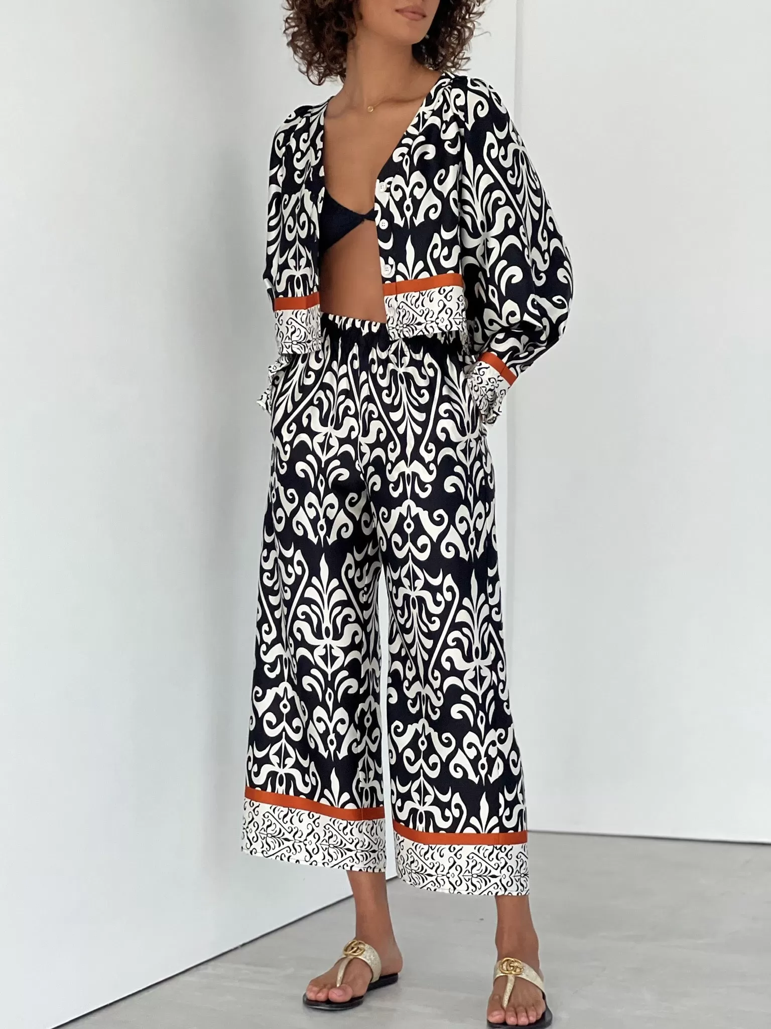 Irina Printed Flowing Trouser | Black