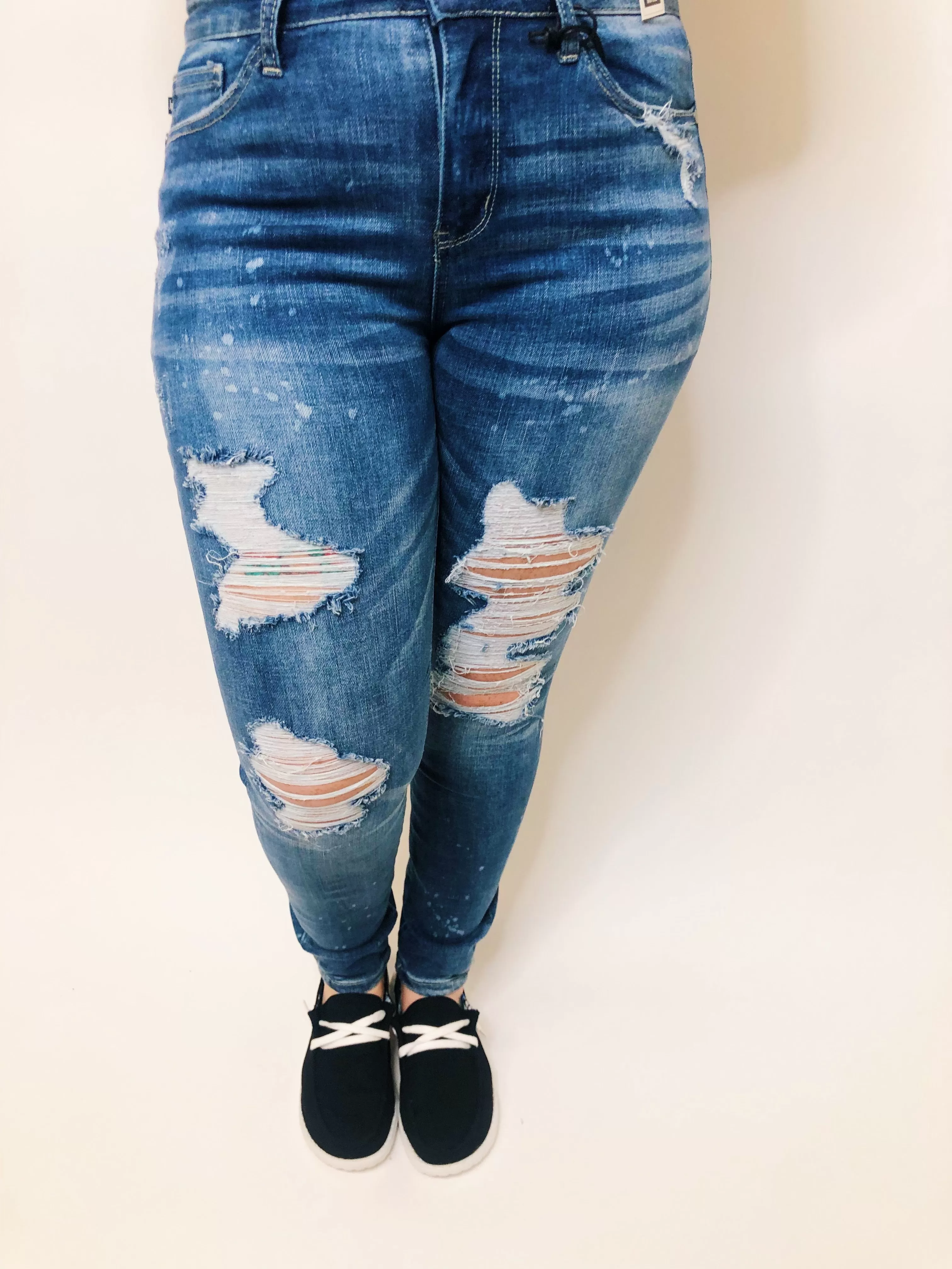 #K398 Nobody To Blame Bleached Judy Blue Mid-Rise Skinny Jeans