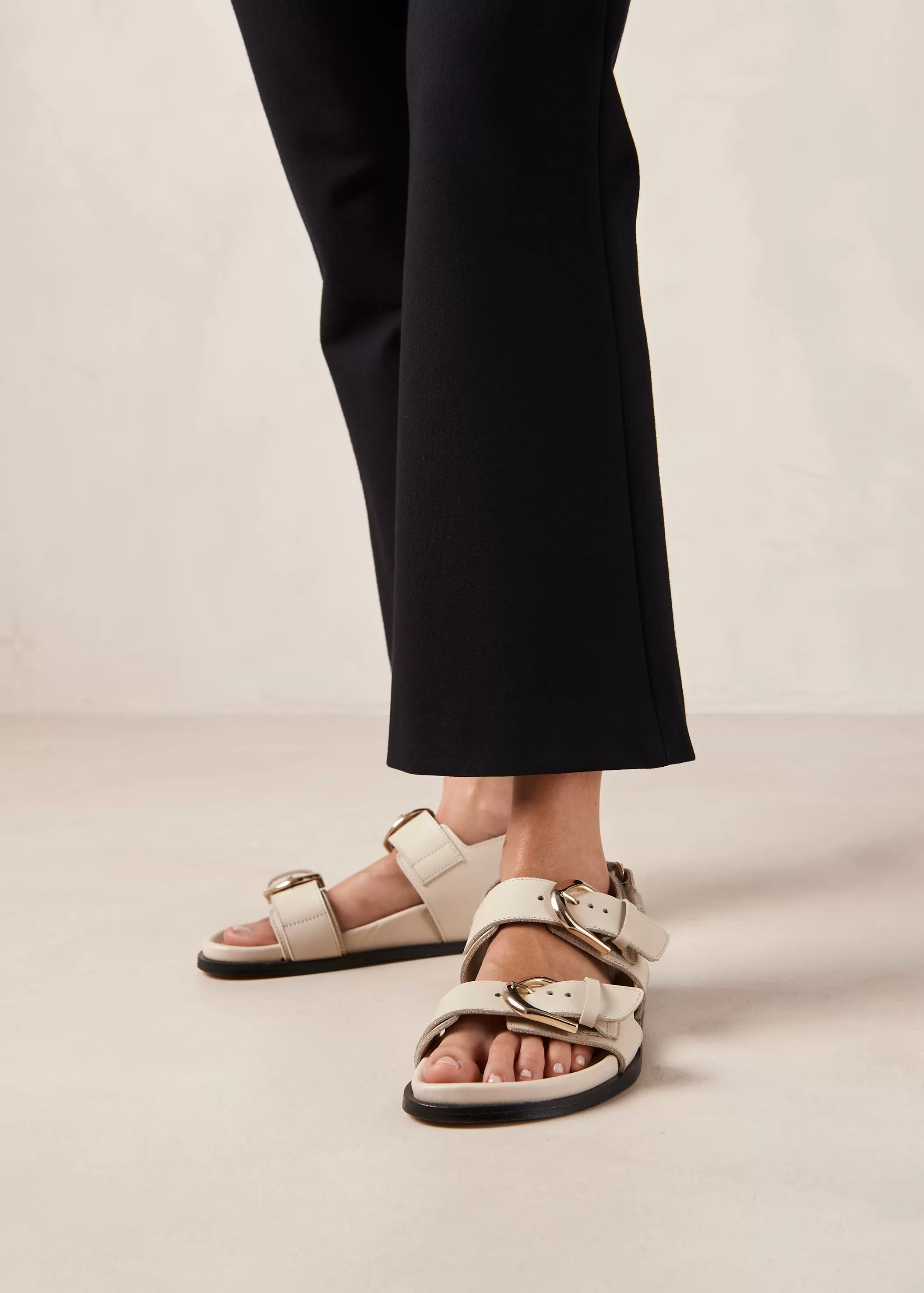 Leone Cream Leather Sandals