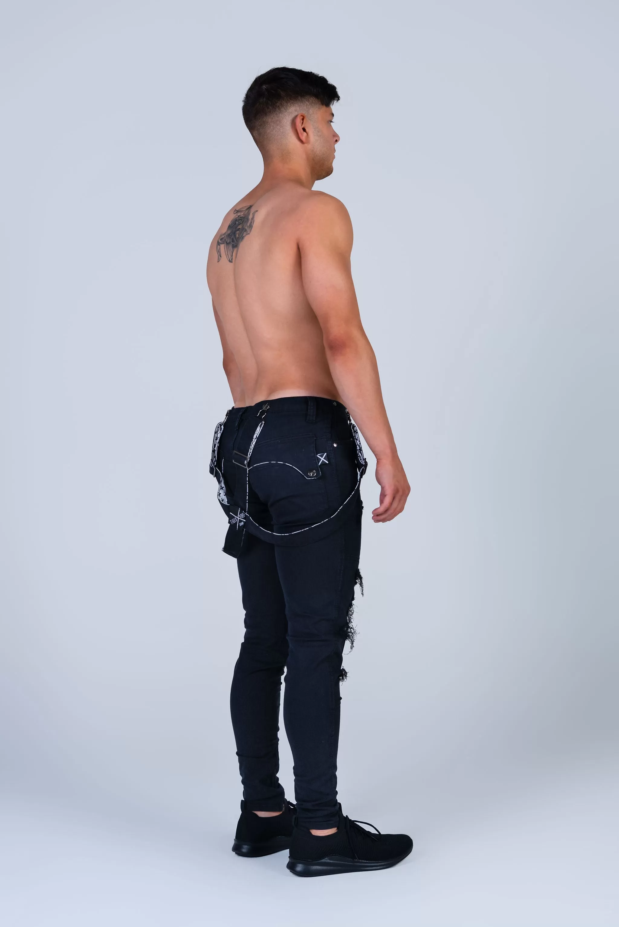 ROMEY DOUBLE-BLACK JEAN with HOLES & BACKING.