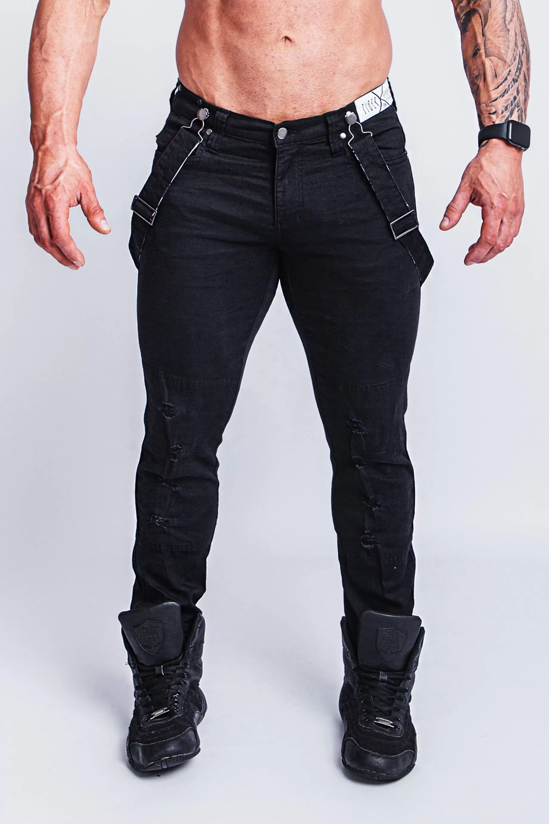 ROMEY DOUBLE-BLACK JEAN with HOLES & BACKING.